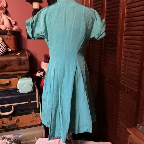 Vintage Teal Midi Dress with Button Accent - Picture 2 of 8